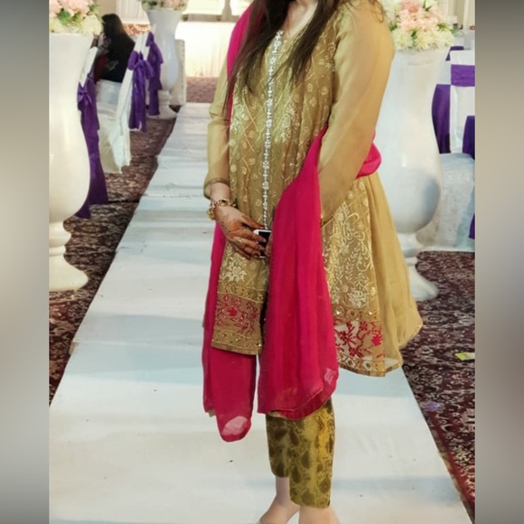 Pakistani designer wedding outfit - Picture 2 of 3